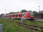 423 186 der S-Bahn Mnchen steht am 12.06.07 in Hennef(Sieg) auf Gleis 3.