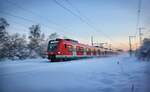 Eine Dreifachtraktion Br 423 durch den Bahnhof München-Daglfing fahrend. Hier zu sehen ist eine der ersten Fahrten nach dem „Schneechaos“ in München 12/2023 mit der Br 423 262 (202 anstatt 262 auch möglich, nicht genau erkennbar). Aufgenommen am Sonntag, 03.12.2023