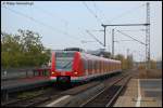 423 808-5 fhrt zur Nachmittagszeit des 28.10.07 als S1 nach Plochingen in Stuttgart-Untertrkheim ein.