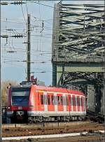 Der Triebzug 423 692-3 nach Dren fotografiert bei der Einfahrt in den Hauptbahnhof von Kln am 08.11.08.