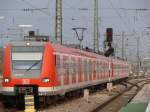 423 728-5 + Schwestermaschine fhrt mit der S5 nach Herrsching in Mnchen-Pasing ein, 5.04.2009  