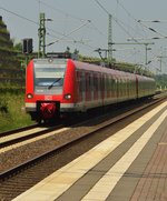 S11 verlässt Allerheiligen nach Bergisch Gladbach.
Geführt wird der Zug vom 423 797 am Sonntag den 5.6.2016