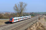 Am 24. März 2015 war der 423 165 auf der S2 unterwegs. Bei Vierkirchen konnte der für die München Navigator-App werbende S-Bahn Triebzug fotografiert werden.