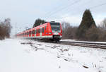 423 743-4 wurde als S2 nach Markt Schwaben am 15.01.17 in Poing fotografiert. Im Vordergrund verlaufen die kläglichen Reste eines ehemaligen Anschlußgleises.