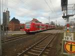 ET 425 der S-Bahn Mittelelbe fährt am 25.02.2017 als S1 nach Schönebeck- Bad Salzelmen in den Bahnhof von Tangerhütte ein.