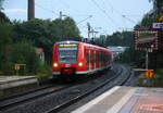 Die Rhein Niers Bahn RB33 aus Aachen-Hbf nach Duisburg-Hbf und kommt aus Richtung