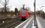 Ein Nachschuss von der Rhein Niers Bahn (RB33) aus Duisburg-Hbf nach Aachen-Hbf und hält in Kohlscheid und fährt in Richtung Richterich,Laurensberg,Aachen-West,Aachen-Schanz,Aachen-Hbf. 
Aufgenommen von Bahnsteig 2 in Kohlscheid. 
Bei Sonne und Wolken am Nachmittag vom 4.2.2019.