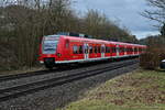 425 727/425 225 als S1 nach Kaiserslautern Hbf bei der Einfahrt in Neckargerach am 4.2.2022