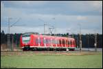 425 260-7 als RB2 nach Mannheim Hbf am Km 28,0 der Rheintalbahn (KBS 702) bei Waghusel aufgenommen.