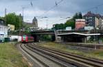 Ein ET 425 durchfhrt als RB48 den S-Bahnhof Wuppertal-Steinbeck. Seine Fahrt hat vor ca. einer Minute in Wuppertal Hbf begonnen. 11.07.2009