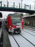 Ein schn vereister BR 425 in Neckargemnd Altstadt als S2 nach Kaiserslautern am 17.12.10