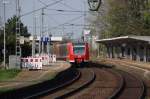 425 576 zusehen als RB 33 an Gleis 2 im Rheydter Hbf am 8.4.2011