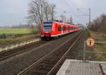 In Anrath fhrt der 425 584-2 ein auf seinem Weg nach Aachen.