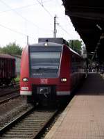 425 518-8 steht als DB Regio Mittelhessenexpress am 29.04.13 in Hanau Hbf 