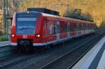 Aus Lindach kommend fährt der als S1 nach Osterburken verkeherende 425 723-4 in Zwingenberg Baden ein. 17.2.2014