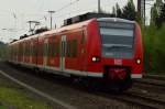 Eine RE aus Koblenz bringt hier der 425 533 in den Bahnhof Odenkirchen herein.