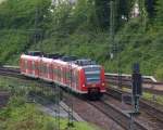 425 131 hat Einfahrt als RB Trier - Homburg in den Saarbrücker Hauptbahnhof.
Bahnstrecke 3230 Saarbrücken - Karthaus am 03.06.2014