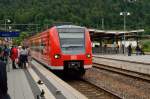 425 715-0 als S1 nach Osterburken in Eberbach an Gleis 1. 30.5.2014