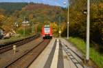 Nachschuß auf einen RE1 nach Mannheim/425 615-2 der durch Neckargerach gerade durch gefahren ist. 2.11.2014