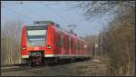 Ein Nachschuß auf die Rhein Niers Bahn (RB33) im Gleisbogen bei Rimburg auf der Kbs 485.Der vordere Triebwagen läuft nach Duisburg,der hintere wird in Lindern seine Fahrt nach Heinsberg fortsetzen. Szenario vom 16.02.15.