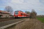 Nachschuß auf einen RB33 an dessen Ende der 425 082-5 hängt. Der gleich in Lindern flügelt und nach Heinsberg fährt. 22.3.2015