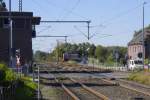 425 072 fährt, von Heinsberg kommend, in Lindern ein (30.9.15).