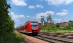425 112 hat gerade als RB Trier - Homburg Saar den Bahnhof von Luisenthal verlassen.