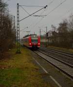 RB 33 kommt in Anrath an den Bahnsteig herangefahren. Heute endet der Zug in Viersen, wo wegen der Brückenbauarbeiten keine Verbindung nach Mönchengladbach und Aachen besteht. 5.3.2016