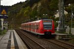 Gerade ist der 425 708-5/Eberbach am Neckar in Neckarhausen eingefahren, er ist als
S2 nach Kaiserslautern unterwegs am Nachmittag des 16.4.2016