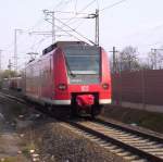 425 091 und ein weiterer fahren aus dem Bahnhof Troisdorf in Richtung Koblenz. 09.04.2007