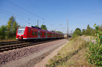 425 136 ist als RB Trier - Homburg unterwegs und erreicht gleich den Bahnhof Bous Saar. Bahnstrecke 3230 Saarbrücken - Karthaus am 24.09.2016