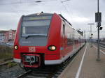 am 23.11.2016 steht 425 046 als RB 58094 nach Würzburg in Kitzingen auf Gleis 9 bereit.