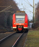 Ein Nachschuss von der Rhein Niers Bahn (RB33) aus Aachen-Hbf nach Duisburg-Hbf und hilt in Kohlscheid und fährt in Richtung Herzogenrath,Mönchengladbach. Aufgenommen von Bahnsteig 1 in Kohlscheid.
Bei Sonne und Wolken am Kalten Nachmittag vom 21.12.2016.