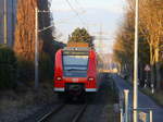 Ein Nachschuss von der RB33 (Rhein-Niers-Bahn)(Aachen-Hbf nach Heinsberg-Rheinland) und kommt aus Richtung Lindern und hilt in Heinsberg-Randerath und fuhr dann weiter in Richtung Heinsberg-Rheinland.