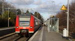 Ein Nachschuss von der Rhein Niers Bahn RB33 und kamm aus Aachen-Hbf nach Duisburg-Hbf und kommt aus Richtung Aachen-Hbf,Aachen-Schanz,Aachen-West,Laurensberg,Richterich,Kohlscheid,Herzogenrath,Palenberg,Zweibrüggen,Frelenberg,Geilenkirchen,Süggerrath,Lindern,Brachelen,Hückelhoven-Baal,Baal und hält in Erkelenz und fuhr dann weiter in Richtung Herrath,Beckrath,Wickrath,Rheydt-Hbf,Mönchengladbach-Hbf. 
Aufgenommen vom Bahnsteig 2 in Erkelenz.
Bei Sonne und Wolken am Kalten am Nachmittag vom 29.1.2017.