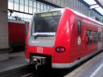 426 512 steht abfahrtbereit im Stuttgarter Hbf. Er wird zusammen mit einem 425er nach Karlsruhe fahren.