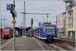 Die beiden BOB 426 536-9 und 426 039-4 verlassen als RB91 / 87569 Friedrichshafen Stadtbahnhof in Richtung Hafenbahnhof. Im Hintergrund der DB 425 305-0 als IRE 3 nach Ulm.
Ich finde, die blaue Farbe steht den 426 sehr gut.  

14. September 2022