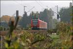 426 022/522 und 426 020/520 fahren bei Hohenlimburg als RE16 (RE 29678)  RUHR-SIEG-EXPRESS  von Siegen nach Essen Hbf. (10.10.07)