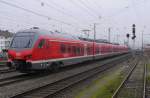 Ihren Plandienst auf der RB 42 versehen sie auch 6 Wochen nach dem Fahrplanwechsel noch nicht, aber die ersten FLIRT 3 der DB Regio sind in Münster eingetroffen. Im Bild, aufgenommen vom Bahnsteigende (das Gleis im Vordergrund ist ein Stumpfgleis): 1428 406 und 405, Münster Hbf, 22.1.15.