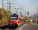 Die RB42 kommt aus Münster(Westf)Hbf nach Essen-Hbf und fährt in den Gelsenkirchener-Hbf ein. Aufgenommen von Bahnsteig 4 in Gelsenkirchen-Hbf. 
Bei schönem Herbstwetter am Nachmittag vom 16.10.2016.