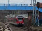Am 22.Mrz 2010 war 429 027 auf den Weg nach Sassnitz als Dieser den Bahnhof von Bergen/Rgen verlie.