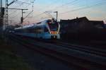 Als RE13 ist der Eurobahntriebwagen ET 7.05 nach Venlo bei der Durchfahrt in Kleinenbroich zu sehen.