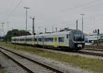 In Neustadt an der Donau fährt gerade ein Agilis 440 102 nach Ingoldstadt Nord ein am Sonntag den 2.9.2018 