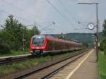 440 819-1 und 440 313-5 durchfuhren am 25.6.10 den Bahnhof Himmelstadt in Richtung Wrzburg.