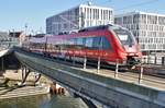 442 336-4 verlässt am 18.3.2018 als RE7 (RE3722)  Airport-Express  von Dessau Hauptbahnhof nach Wünsdorf-Waldstadt den Berliner Hauptbahnhof.