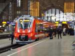 442 118 fhrt als Regional Express nach Dresden Hbf. am 11.12.2012 von Leipzig
