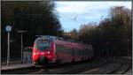 Neue Technik am Bahnsteig in Eschweiler am Silvestertag 2013. Der Talent 2 (442) ,auch als Hamsterbacke bekannt,setzt gleich die Fahrt nach Siegen fort. Hier zu sehen als RE 9.