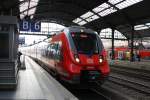 442 801 DB als RE9 von Aachen-Hbf nach Siegen-Hbf und fährt in Aachen-Hbf ein.
Aufgenommen vom Bahnsteig 6 vom Aachen-Hbf. 
Am Nachmittag vom 11.11.2015.