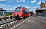 442 608 steht als RE am 07.07.16 im Bhf. von Bad Staffelstein und wartet auf ihre Rückfahrt in Richtung Sonneberg/Thür.