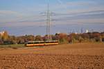 AVG (Albtal-Verkehrs-Gesellschaft) Bombardier ET2010 Wagen 931+941 am 03.11.18 in der Nähe von Sulzbach auf der Strecke Frankfurt Höchst-Bad Soden mit der Skyline im Hintergrund. Durch Planungen zur RTW Regionaltangente West wurden zum zweitem mal Testfahrten mit AVG Stadtbahnwagen aus Karlsruhe vorgenommen